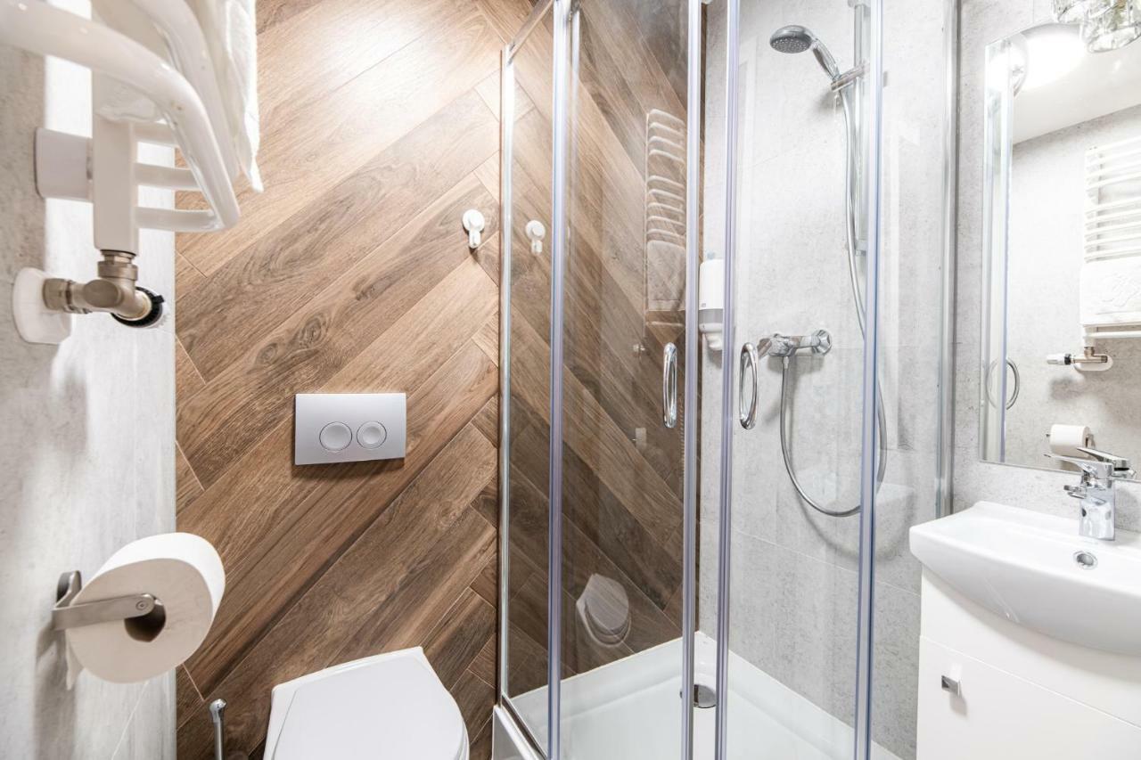 Lubomirskiego 23 - Great Location, 10 Min To Main Square By Foot, Right Next To Main Rail And Bus Station Aparthotel Krakau