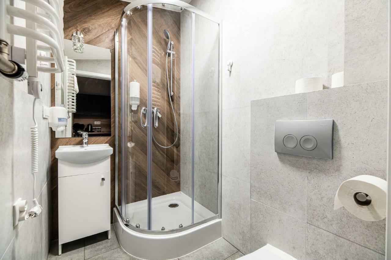 Lubomirskiego 23 - Great Location, 10 Min To Main Square By Foot, Right Next To Main Rail And Bus Station *