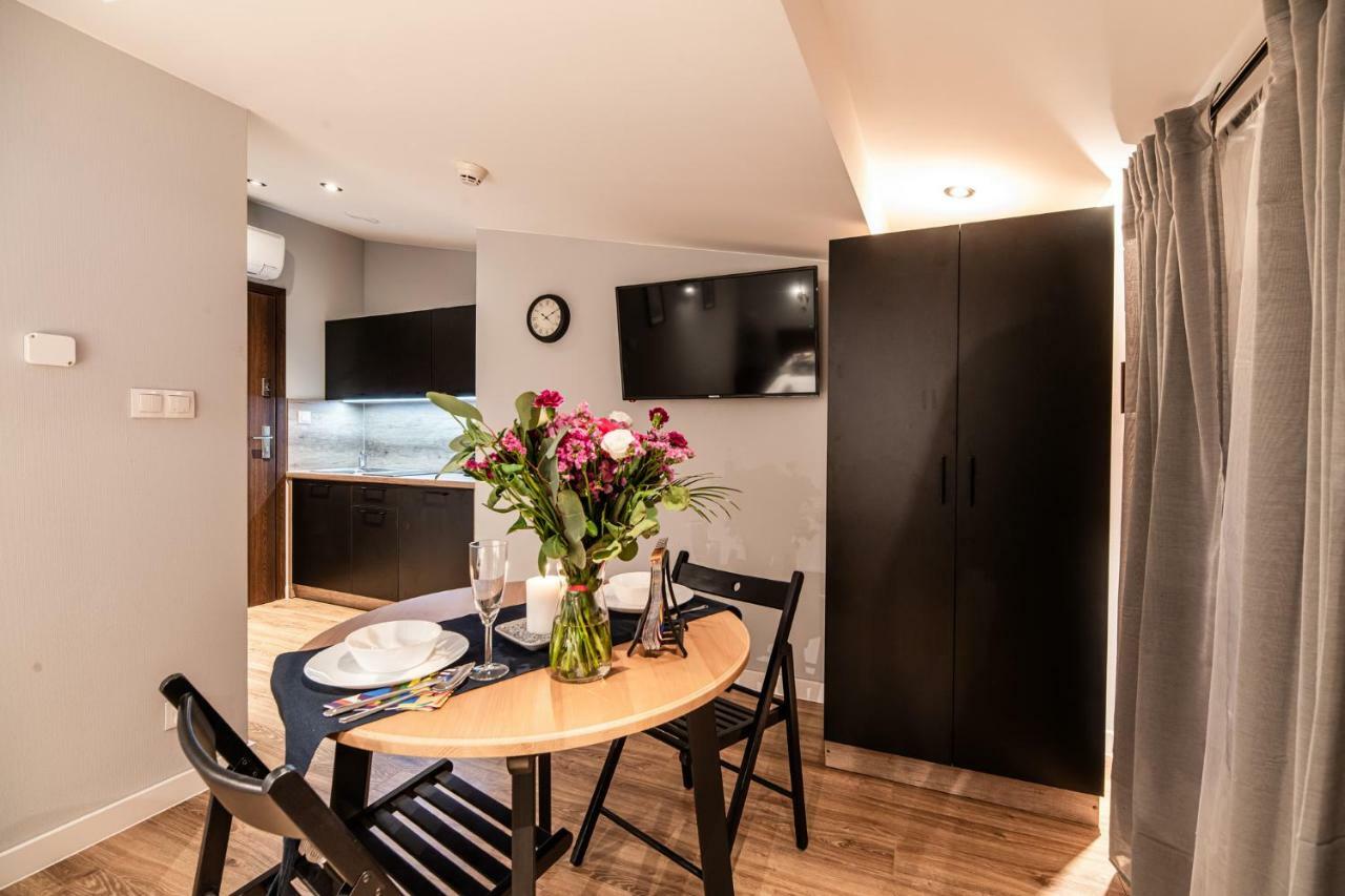 Aparthotel Lubomirskiego 23 - Great Location, 10 Min To Main Square By Foot, Right Next To Main Rail And Bus Station Krakau